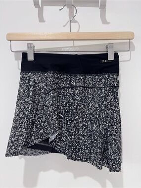 lululemon Quick Pace Skirt 13”